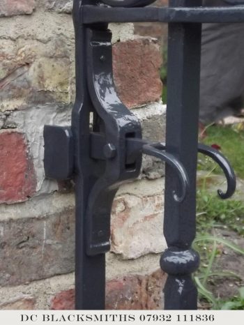 , Harrow St Gate